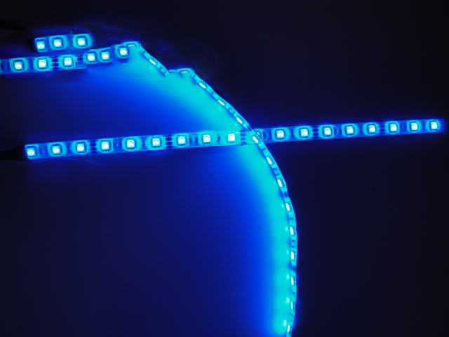 Plafoniere A Led Blu : Coppia 5050 60 30cm blu offerte strisce strip led silamp