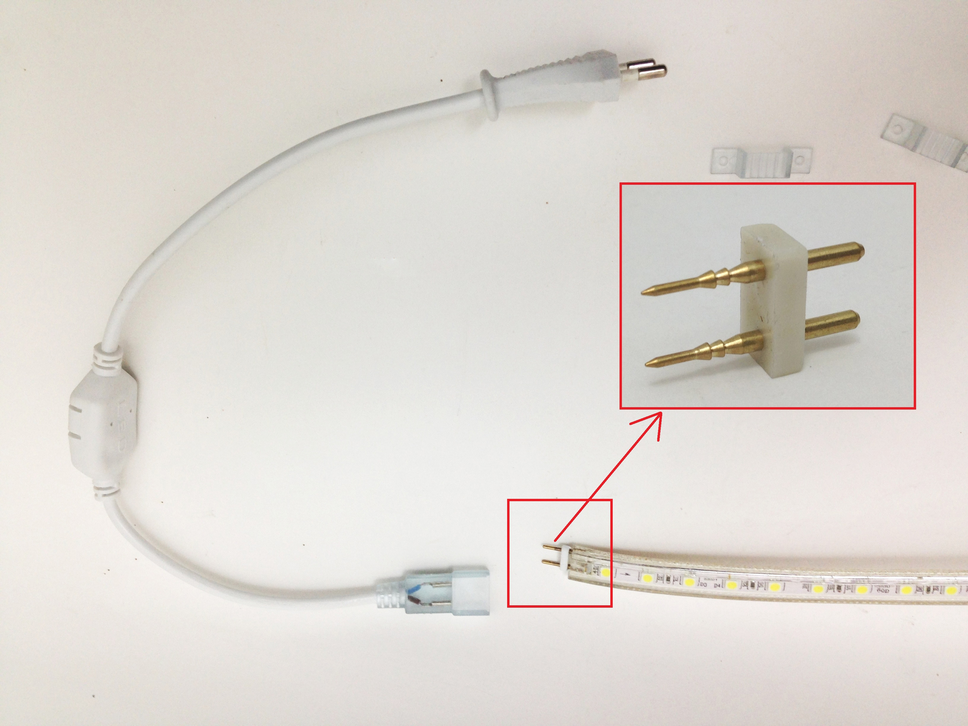 CONNET-STRIP-220V-3014 - Strisce LED 220V - - Connettore Per striscia led  220V 3014 connettori due pin Accessorio