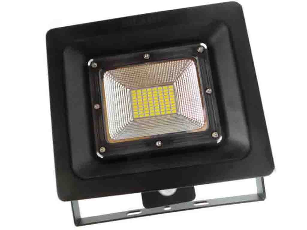 Plafoniera Da Esterno Con Sensore Di Movimento : Illuminazione esterno led offerte silamp vendita e distribuzione